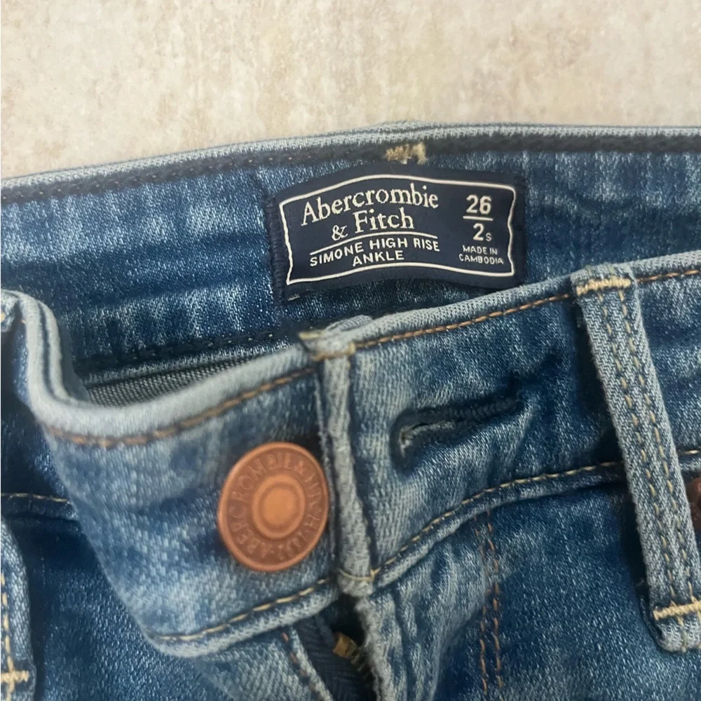 Abercrombie & Fitch Womens Jeans. Simone high rise ankle. NWT - Picture 4 of 7